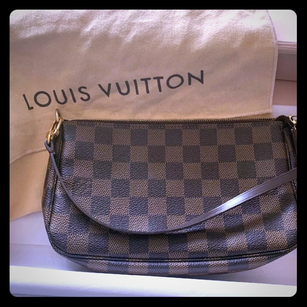 Louis Vuitton Damier Ebene Pochette